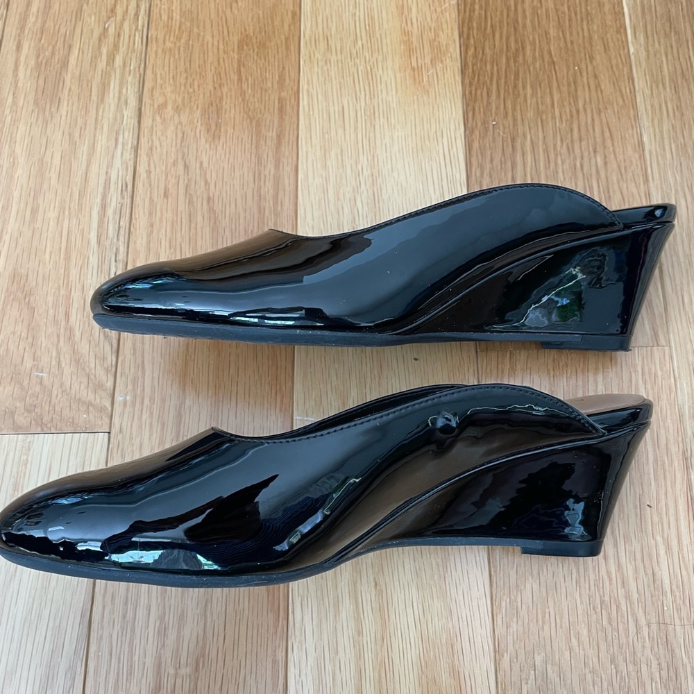 Brand new in box Aerosols, encircle black patent wedge, size 6.